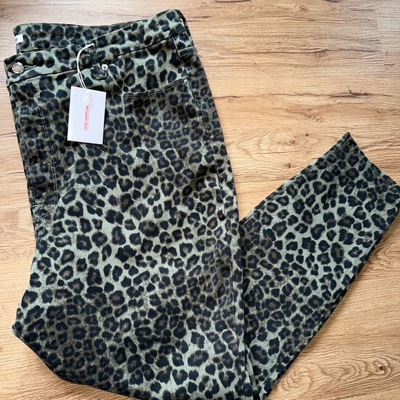 Good American good waist crop green animal print jeans - Picture 7 of 8